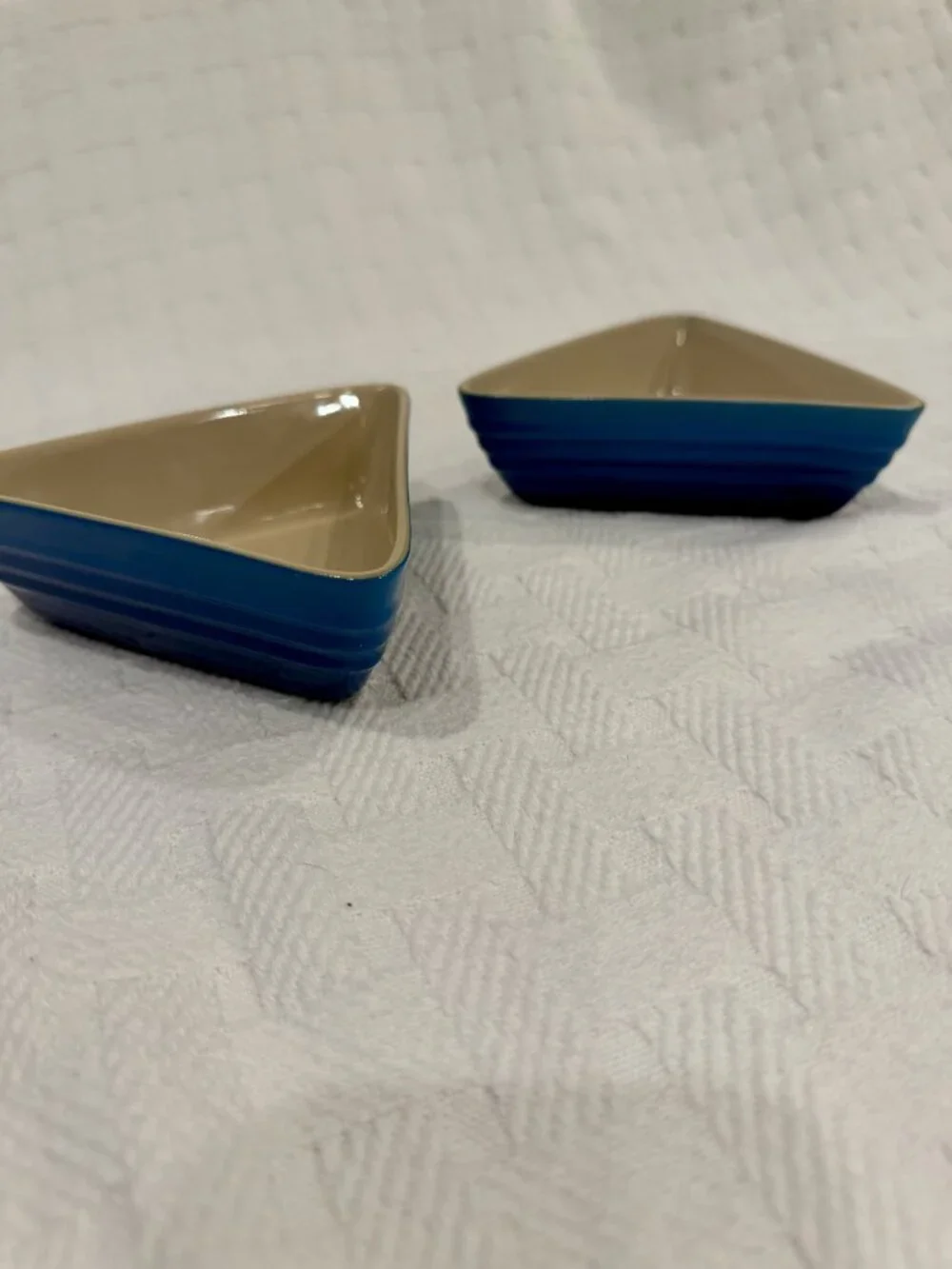 Le Creuset Marseille Blue Triangle Stoneware Tapas Appetizer Dishes Set of 2 Ret